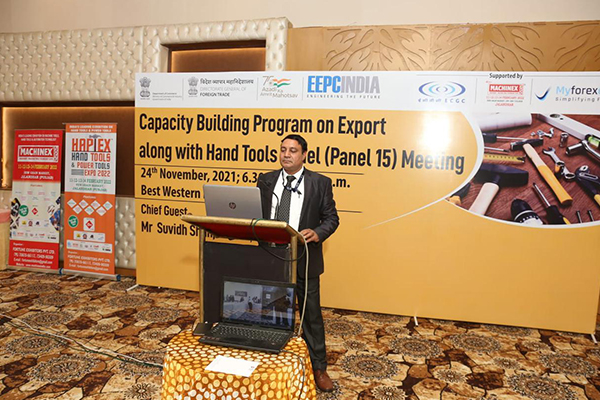 Mr Kuldeep Singh Branch Manager, ECGC making a presentation.