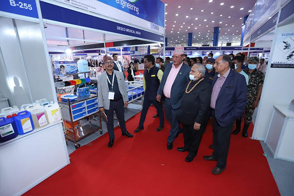Mr Birodh Khatiwada, Hon’ble Health Minister of Nepal taking a tour of the fairground being accompanied by Mr Vinay Mohan Kwatra, Indian Ambassador to Nepal; Mr. Suresh Ghimare, President CHEMSAN (Chemical & Medical Suppliers Association of Nepal) and Mr Mahesh Desai, Chairman, EEPC India.